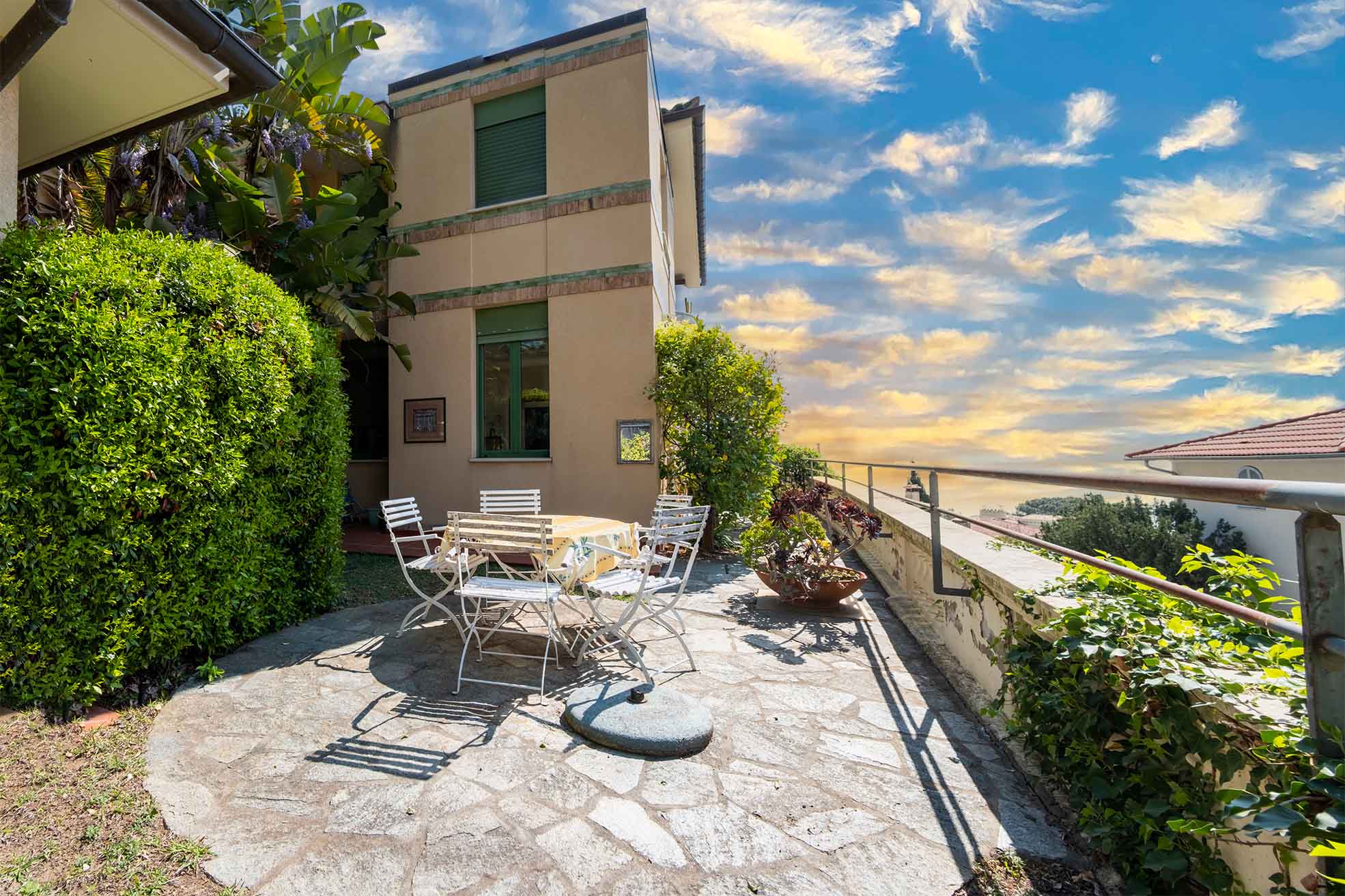 Ruquebrune esclusivo appartamento con giardino vista mare